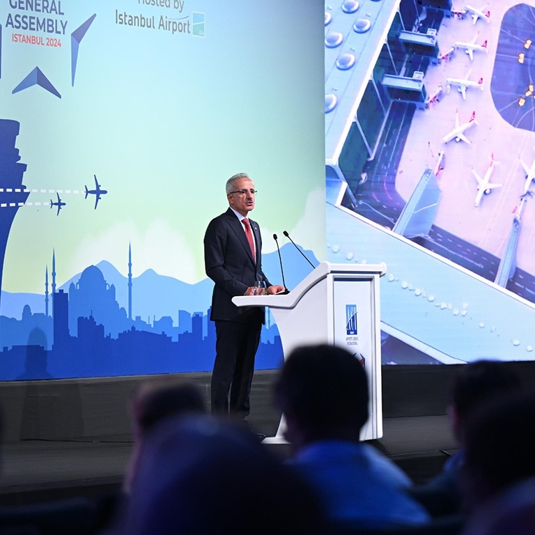 İSTANBUL HAVALİMANI TÜM ZAMANLARIN REKORUNU KIRDI