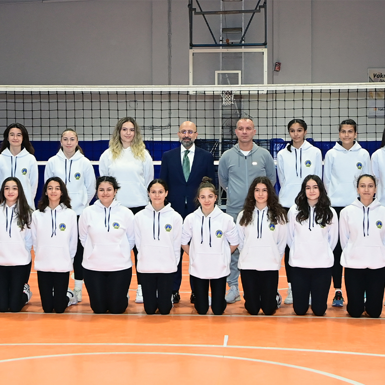 GENEL MÜDÜRÜMÜZ KESKİN DHMİ MİDİ VOLEYBOL TAKIMINI ZİYARET ETTİ 