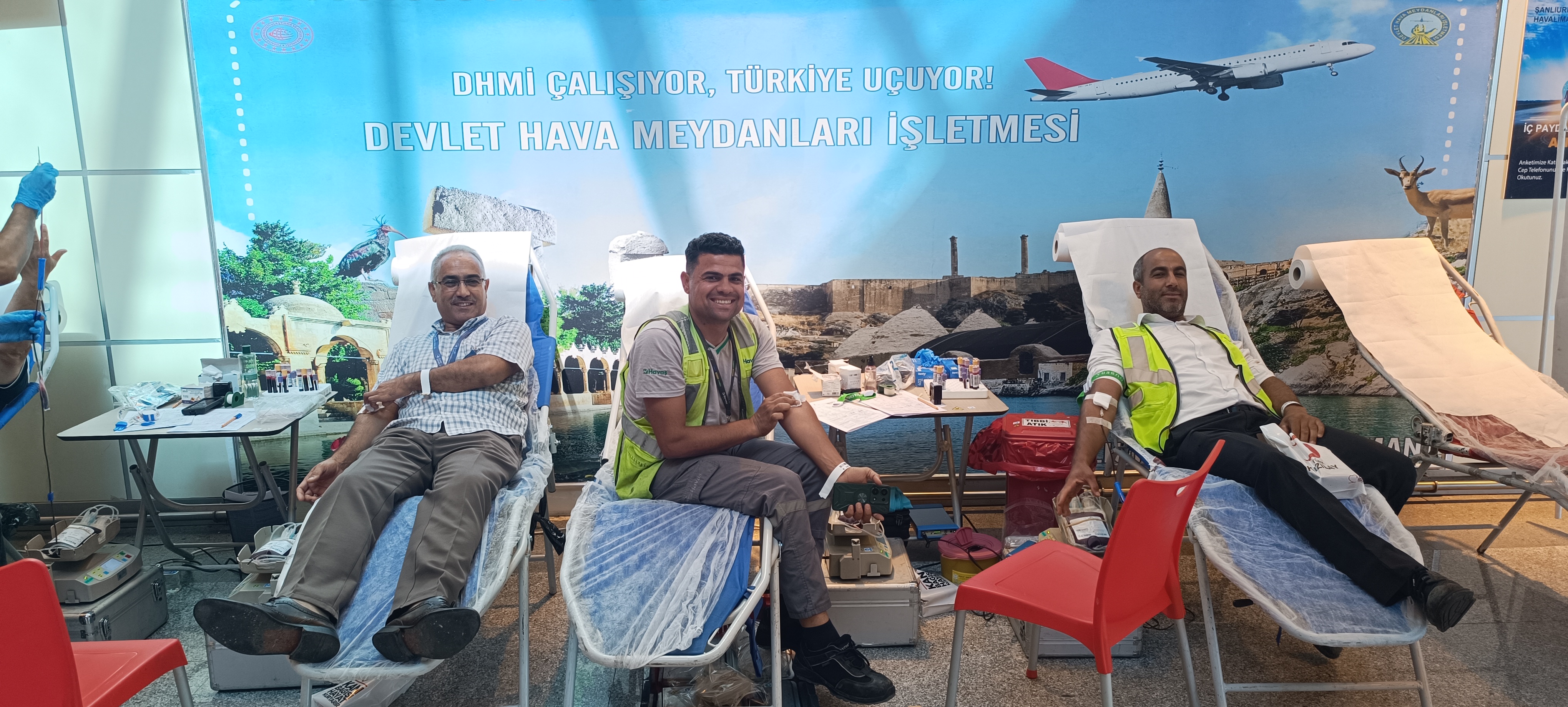 HAVALİMANIMIZDA KIZILAY TARAFINDAN KAN BAĞIŞI KAMPANYASI DÜZENLENDİ