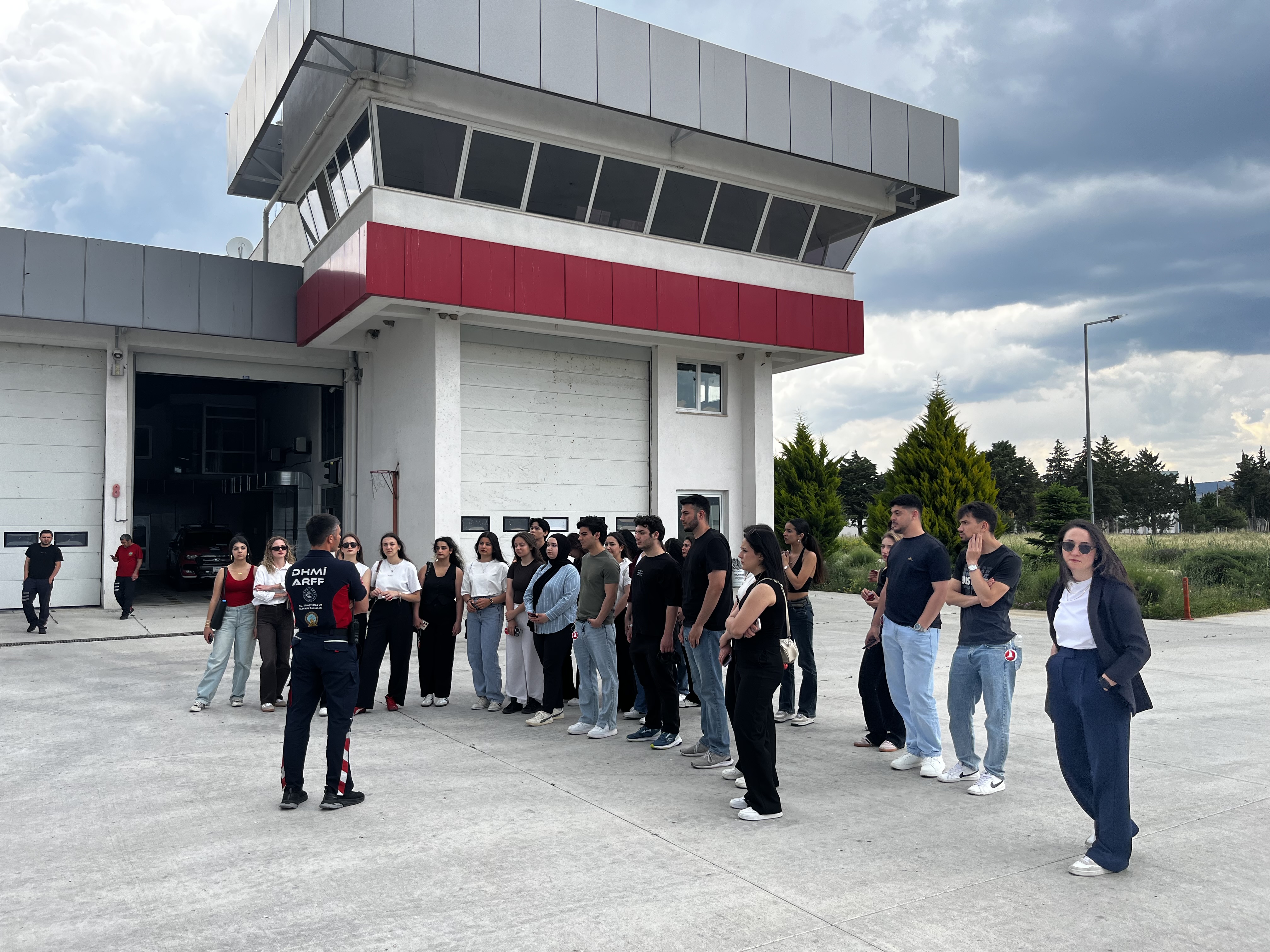 Burdur Mehmet Akif Ersoy Üniversitesi Hikmet Tolunay Meslek Yüksekokulu Öğrencilerinin Havalimanımıza Ziyareti