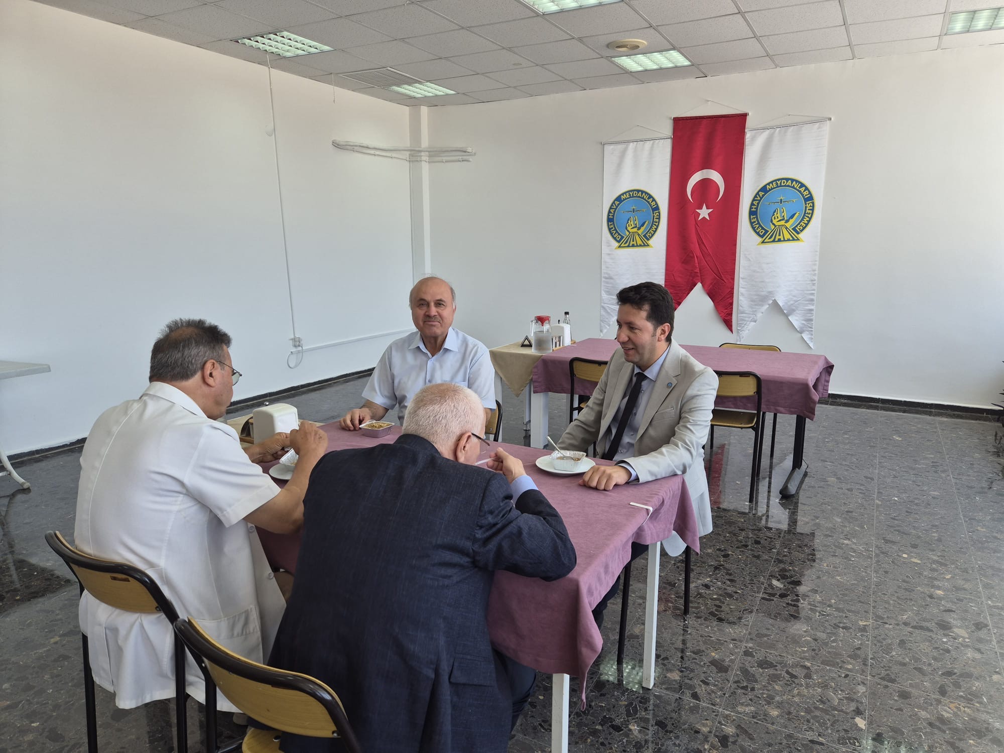 ISPARTA SÜLEYMAN DEMİREL HAVALİMANI’NDA AŞURE İKRAMI