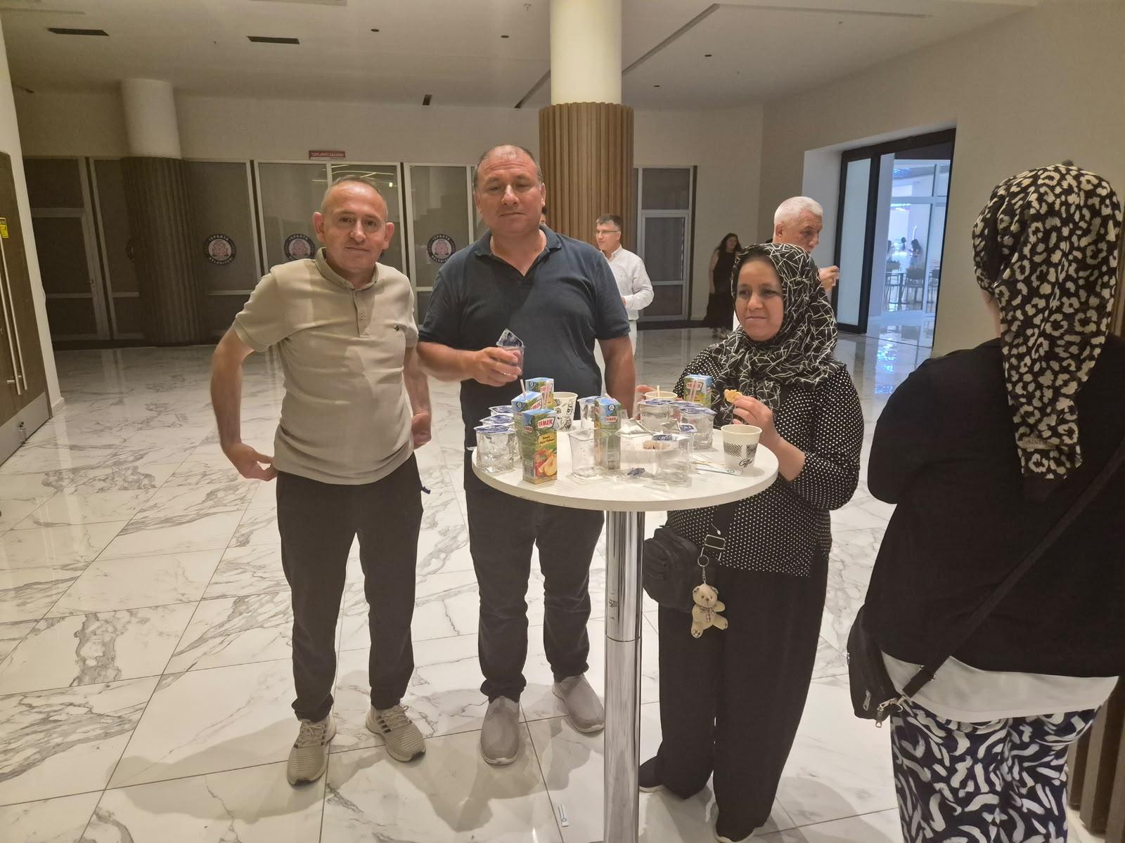 HAVALİMANI ÇALIŞANLARINA ve AİLELERİNE  KURUMSAL BAĞLILIK, ETKİLİ İLETİŞİM ve KAMUSAL ALANDA PROTOKOL KURALLARI EĞİTİMİ VERİLDİ