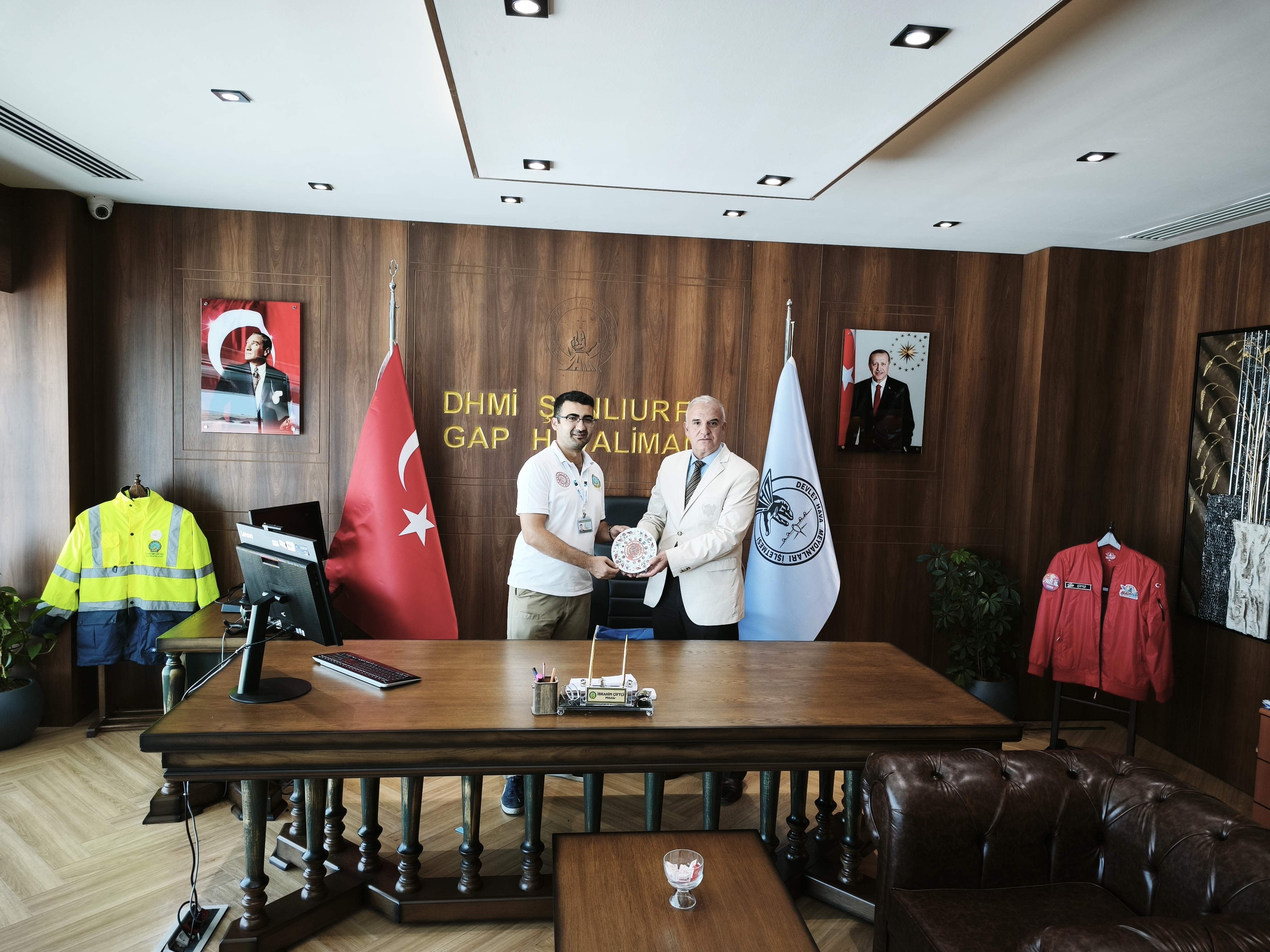 NATO Bünyesinde Görev Alan Personelimize Teşekkür Plaketi